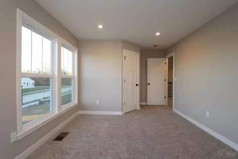 65 Wadestone Ln, Springboro, OH 45066 photo 9