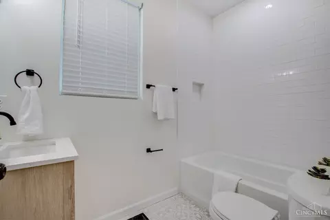 Bath - 3322 Spokane Ave, Cincinnati, OH 45207 photo 3 of 5