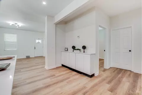 Entry Way - 3322 Spokane Ave, Cincinnati, OH 45207 photo 2 of 4