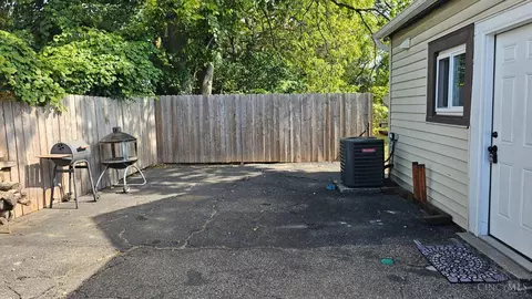 Exterior - 7519 Anthony Wayne Ave, Cincinnati, OH 45216 photo 3 of 4