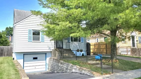 8353 Royal Heights Dr, Colerain Twp, OH 45239