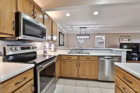 Kitchen - 12110 Regency Run Ct #6, Cincinnati, OH 45240 photo 1 of 5