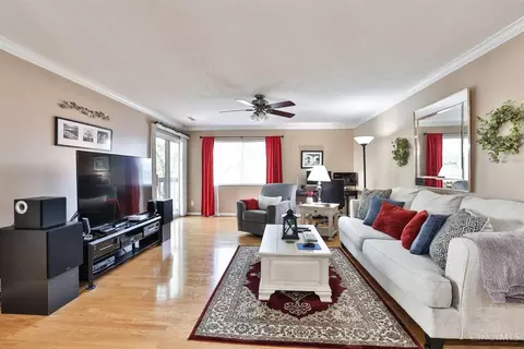 Living - 12110 Regency Run Ct #6, Cincinnati, OH 45240 photo 2 of 4