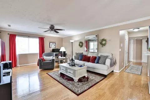 Living - 12110 Regency Run Ct #6, Cincinnati, OH 45240 photo 1 of 4