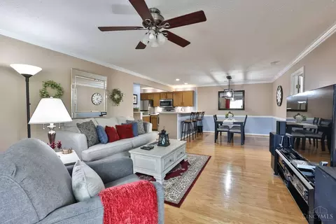 Living - 12110 Regency Run Ct #6, Cincinnati, OH 45240 photo 3 of 4