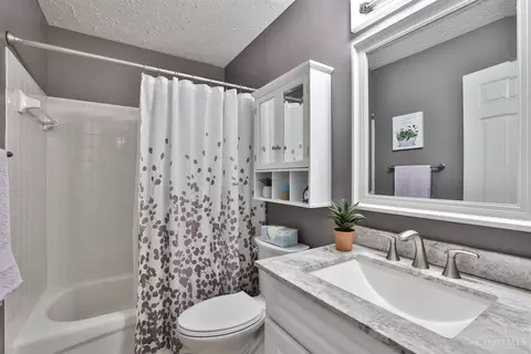Bath - 12110 Regency Run Ct #6, Cincinnati, OH 45240 photo 2 of 2