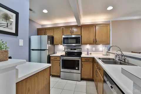 Kitchen - 12110 Regency Run Ct #6, Cincinnati, OH 45240 photo 2 of 5