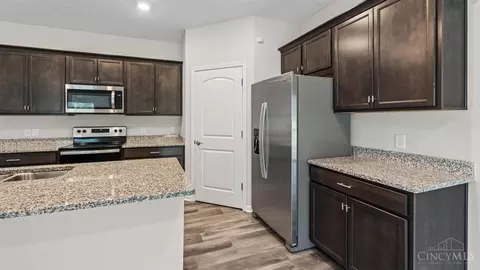 Kitchen - 3280 Shadow Ridge Ct, Morrow, OH 45152 photo 2 of 2