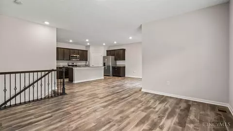 Living - 3280 Shadow Ridge Ct, Morrow, OH 45152 photo 3 of 5