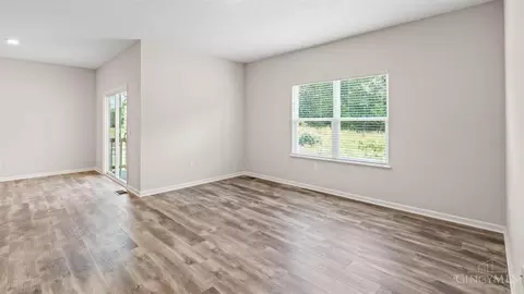 Living - 3280 Shadow Ridge Ct, Morrow, OH 45152 photo 2 of 5
