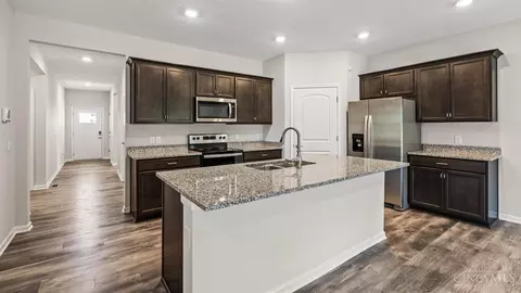 Entry Way - 3280 Shadow Ridge Ct, Morrow, OH 45152 photo 5 of 9