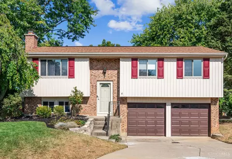 2978 Orchardknoll Ct, Cincinnati, OH 45239