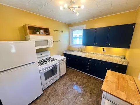 Kitchen - 3904 Watterson Rd, Fairfax, OH 45227 photo 1 of 2