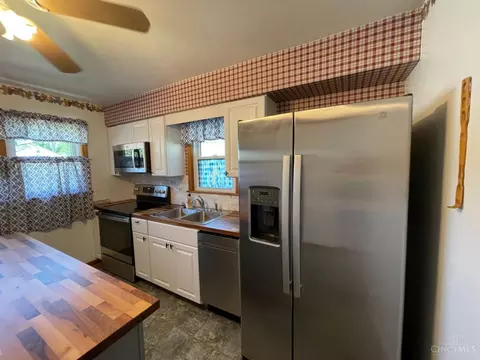 Kitchen - 307 Ohio St, Georgetown, OH 45121 photo 3 of 3