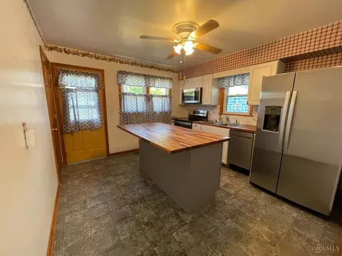 Kitchen - 307 Ohio St, Georgetown, OH 45121 photo 1 of 3