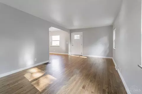 Living - 2245 Bremont Ave, Golf Manor, OH 45237 photo 3 of 5