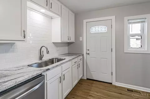 Kitchen - 2245 Bremont Ave, Golf Manor, OH 45237 photo 3 of 3