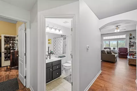 Entry Way - 7607 Skyview Cir, Cincinnati, OH 45248 photo 7 of 7