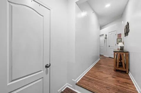 Entry Way - 7607 Skyview Cir, Cincinnati, OH 45248 photo 3 of 7