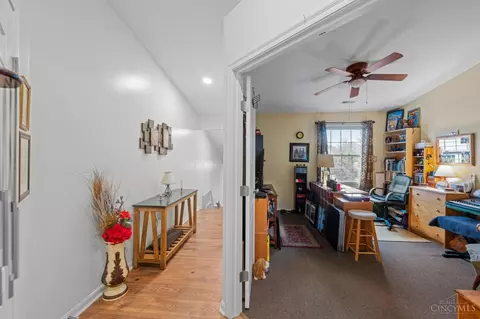 Entry Way - 7607 Skyview Cir, Cincinnati, OH 45248 photo 5 of 7