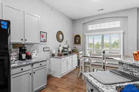 Kitchen - 7607 Skyview Cir, Cincinnati, OH 45248 photo 5 of 5