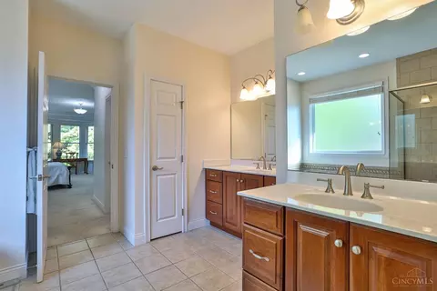 9935 Beech Dr, Cincinnati, OH 45231 photo 23