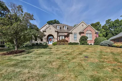 9935 Beech Dr, Cincinnati, OH 45231