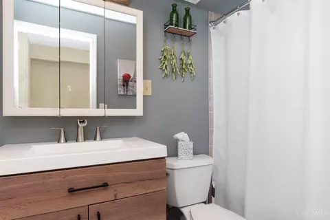 Bath - 313 Fourth St, Williamsburg, OH 45176 photo 1 of 2