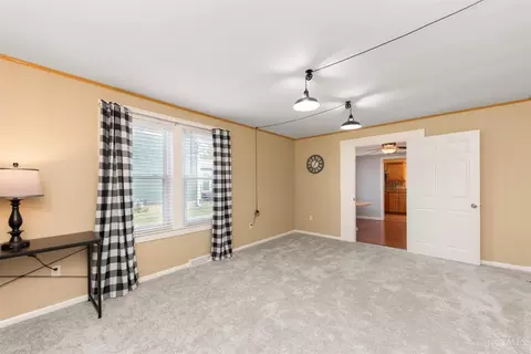 Living - 313 Fourth St, Williamsburg, OH 45176 photo 1 of 2