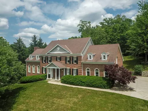 5700 Woodbridge Ln, West Chester, OH 45069