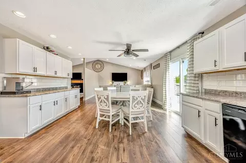 8909 Pebblestone Ct, Franklin, OH 45005 photo 17