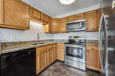 1202 Nottingham Rd, Amelia, OH 45102 photo 9