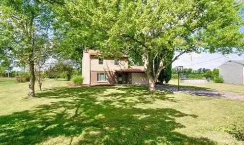 2583 Middletown Eaton Rd, Middletown, OH 45042