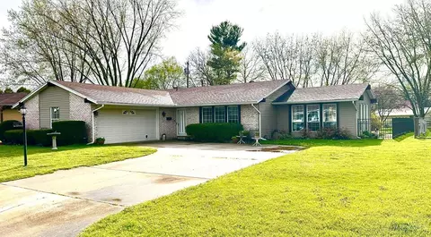 463 Darbyshire Dr, Wilmington, OH 45177