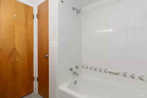 Bath - 6524 Murray Ave, Cincinnati, OH 45227 photo 2 of 2