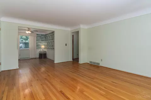 Living - 6524 Murray Ave, Cincinnati, OH 45227 photo 3 of 4
