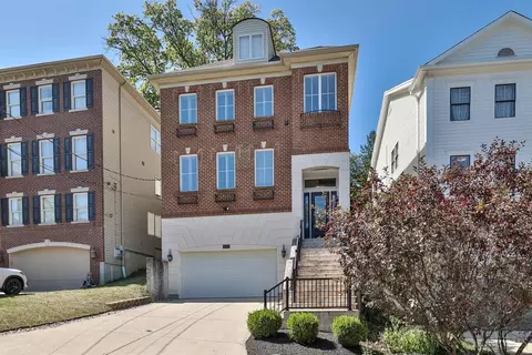 1023 Kinmont St, Cincinnati, OH 45208