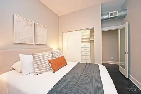 Bedroom - 1501 Vine St #303, Cincinnati, OH 45202 photo 3 of 3