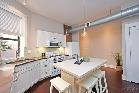 Kitchen - 1501 Vine St #303, Cincinnati, OH 45202 photo 2 of 3