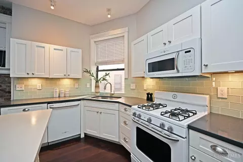 Kitchen - 1501 Vine St #303, Cincinnati, OH 45202 photo 1 of 3