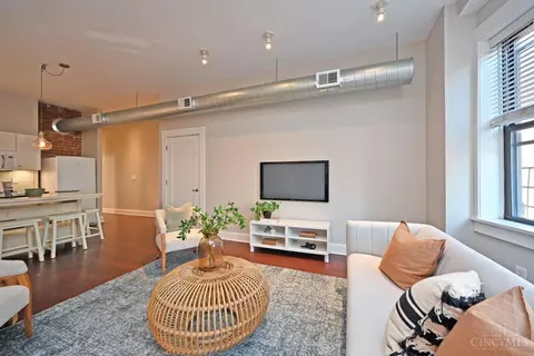 Living - 1501 Vine St #303, Cincinnati, OH 45202 photo 4 of 4