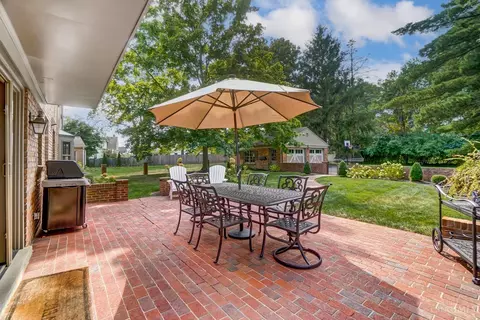 8325 Wetherfield Ln, Cincinnati, OH 45236 photo 2