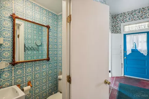 2525 Observatory Ave, Cincinnati, OH 45208 photo 14