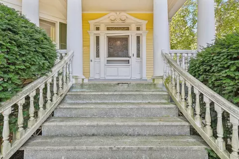 2525 Observatory Ave, Cincinnati, OH 45208 photo 2