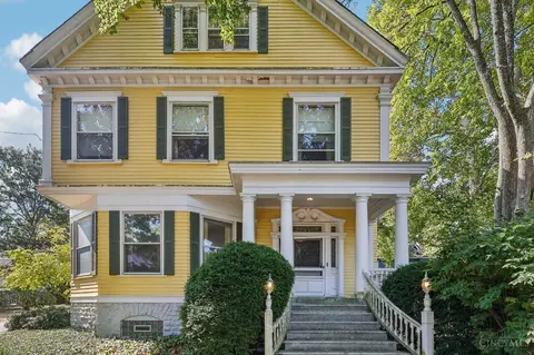 2525 Observatory Ave, Cincinnati, OH 45208