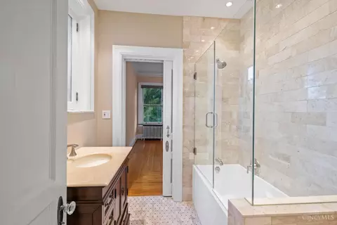 Bath - 210 Hosea Ave, Cincinnati, OH 45220 photo 2 of 7