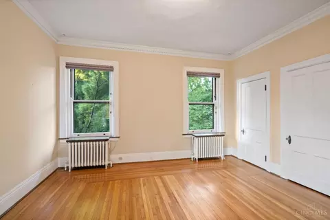 Bedroom - 210 Hosea Ave, Cincinnati, OH 45220 photo 3 of 11