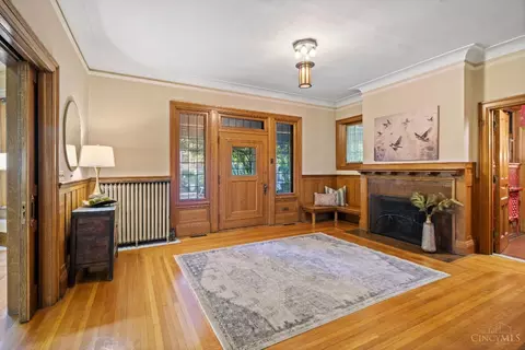 Entry Way - 210 Hosea Ave, Cincinnati, OH 45220 photo 1 of 14