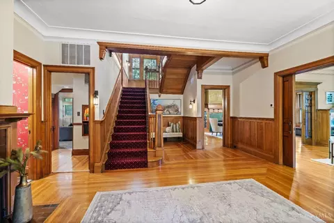 Entry Way - 210 Hosea Ave, Cincinnati, OH 45220 photo 6 of 14