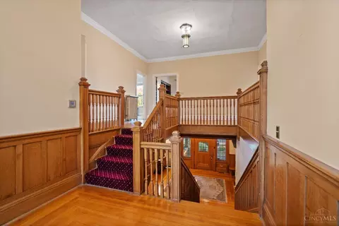Entry Way - 210 Hosea Ave, Cincinnati, OH 45220 photo 10 of 14